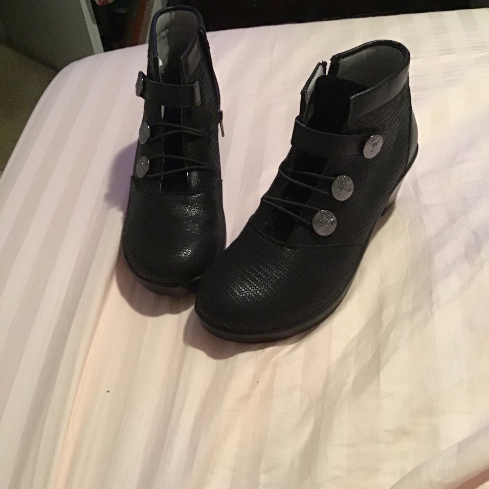Algeria ankle boots